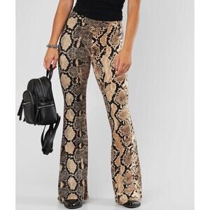 0328 NEW BOUTIQUE SNAKE PRINT FLARE PANTS M